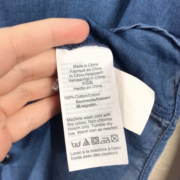 Madewell Indigo V-Neck Button-down Shirt - Picture 8 of 9